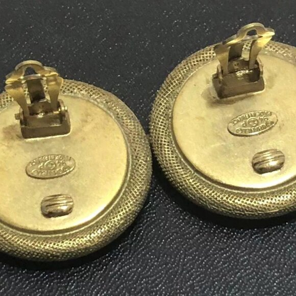 CHANEL CC Logo Black wood Round Clip-On Earrings Gold Tone 94P Auth w/Box - Picture 7 of 9